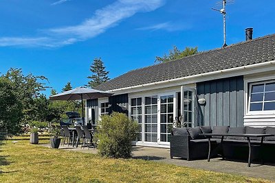 Luxuriöses Ferienhaus in Ørsted in Meeresnähe