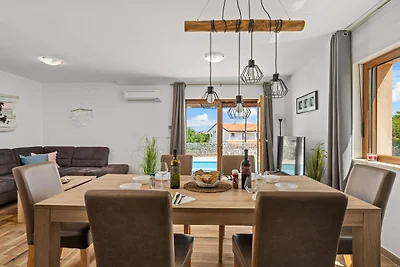 Holiday Home Mlačić - Three Bedroom Holiday H...