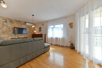 Wohnung mit Garten in Trogir