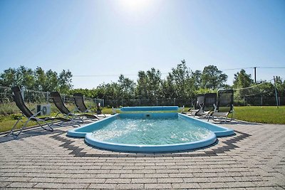 Ferienanlage mit Pool und Sauna, Gaski