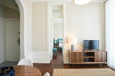 Modern 2-Bedroom Apartment in Porto