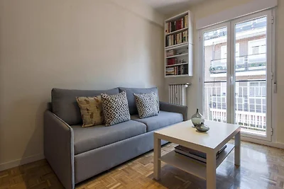 Appartement in de buurt van de wijk Las...