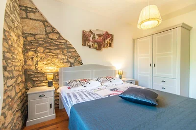 Attraente casa vacanze con giardino