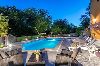 Villa a Šušnjevica con piscina