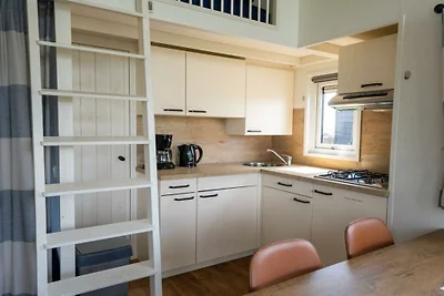 Ferienhaus in Bovenkarspel mit Terrasse