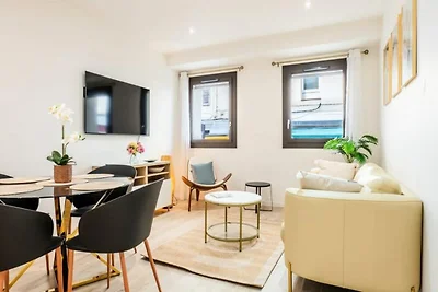 Luxuriöses 3-Zimmer-Apartment, 300 m von den ...