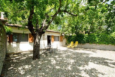 Ferienhaus in Pelago mit Garten