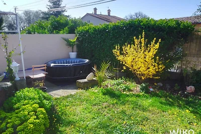 Casa vacanze con giardino e vasca...