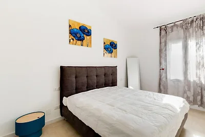 Mit privater Terrasse, 50m vom Meer