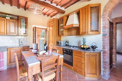 Sun-kissed Holiday Home in Gaiole in Chianti ...