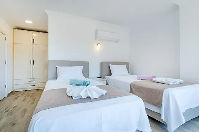 Villa in Kalkan mit Schwimmbecken