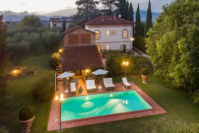 Tuscan Countryside Villa with Pool