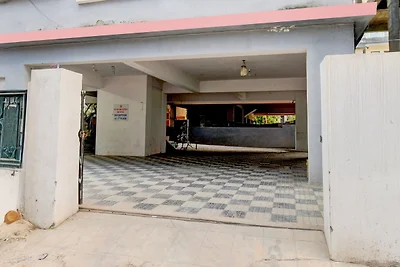 Hotel O Chandanagar, ehemals Nakshatra