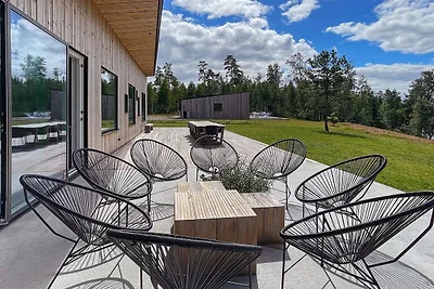 Spacieuse villa au bord du lac avec sauna