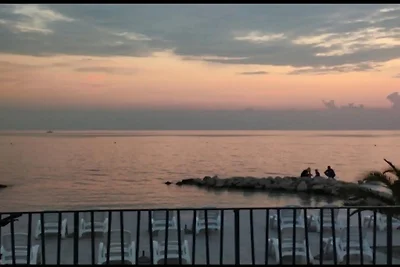 Apartment Take a Look - Three Bedroom Apartme...