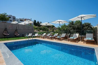 Charmante Villa in Gerani