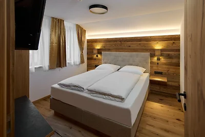 Moderne Suite mit Wintergarten