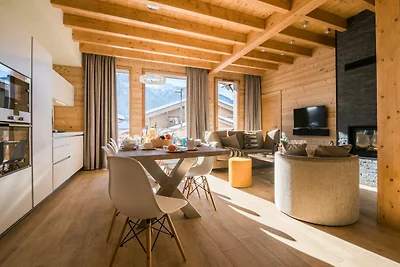 Eleganter Rückzugsort in den Alpen in der Geg...
