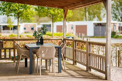 Chalet am Maurik-See mit Hängematte