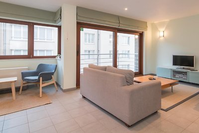 Appartement met terras en zijdelings zeezicht