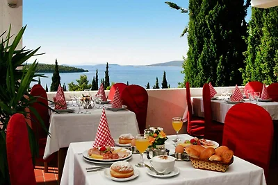 Apartment Medena in Seget Donji-Trogir mit...