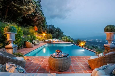 Villa a Lucca vicino Abetone Sci