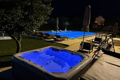 Villa in Kroatien nahe Blauer & Roter See