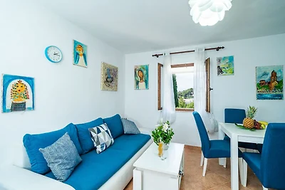 Apartments & Rooms Mara & Petrunjela - One Be...