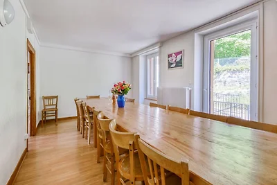 Ferienhaus in Pontgibaud mit Garten