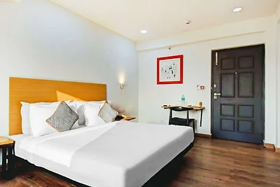 Super Townhouse The Royal Retreat