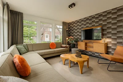 Modernes Haus mit 4 Bädern, im schönen Bad...