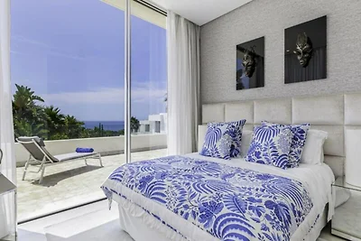 Villa in Marbella met uitzicht op zee en...