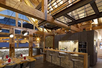 Weelderig chalet met hottub en sauna