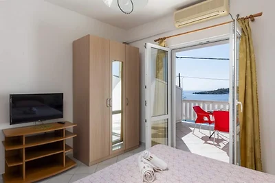House Rašica - One Bedroom Apartment with Ter...