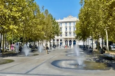 Ampio soggiorno di gruppo ad Antibes