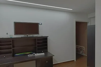 Moderne villa in Nissoria met zwembad