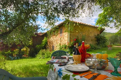 Luxuriöses Bauernhaus in Rufina mit Terrasse