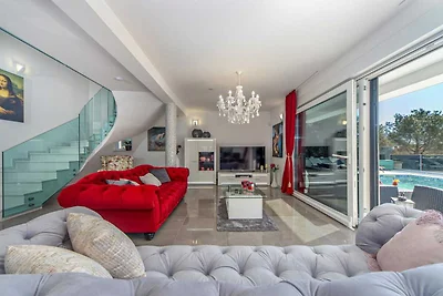 Villa Shaula -  Five Bedroom Holiday Home wit...