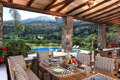 Haus mit Garten und Pool für alle