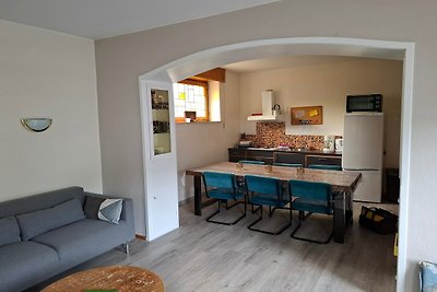 Helle Wohnung bei Willingen mit Terrasse