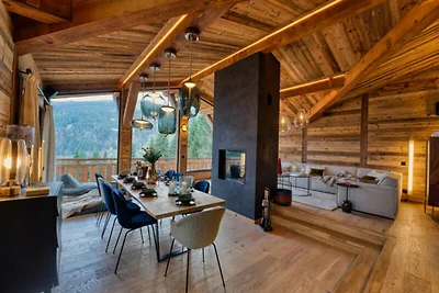 Chalet in Les Gets mit Außenwhirlpool