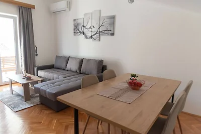 Kastel Gomilica Cozy and Stylish Apartments n...