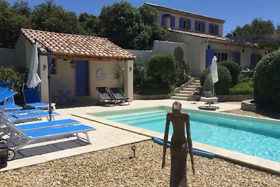 Villa in Villes-sur-Auzon mit Pool