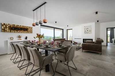 Luxuriöse Villa mit Pool in Sveti Bartul