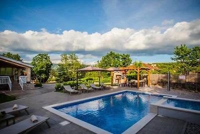 Ferienhaus in Imotski mit Schwimmbecken