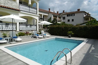 Villa Luka Apartent Orange mit Pool