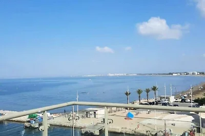 Wohnung in Grau du Roi mit Meerblick