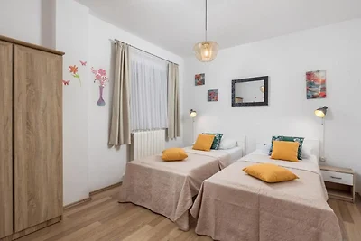 Wohnung in Kraljevica in der Nähe von Rock...