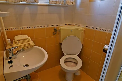 Scenic Retreat Rooms and Family Apartments - ...