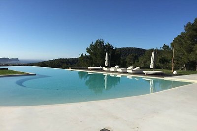 Wunderschöne Villa mit Infinity-Pool